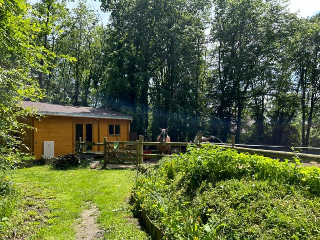 Gites Du Bois Des Perruches Saint-Vincent-des-Bois Екстериор снимка